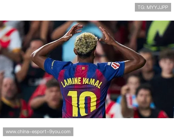 巴萨年轻中卫崛起，未来防线支柱诞生，巴萨青训中卫