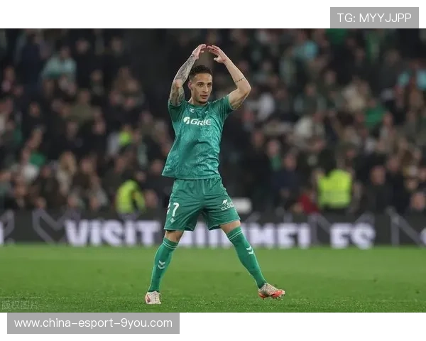 安东尼和拉什福德助贝蒂斯与巴萨取胜，西甲最新排名异动，安东尼效力球队